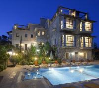  חזית המלון ובריכת השחייה - ספא במלון וילה גליליי צפת