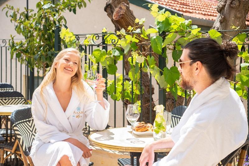 חצר הספא - ספא זמארין בזכרון יעקב