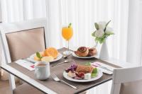   ארוחת בוקר במלון  - מלון לאונרדו אין ים המלח