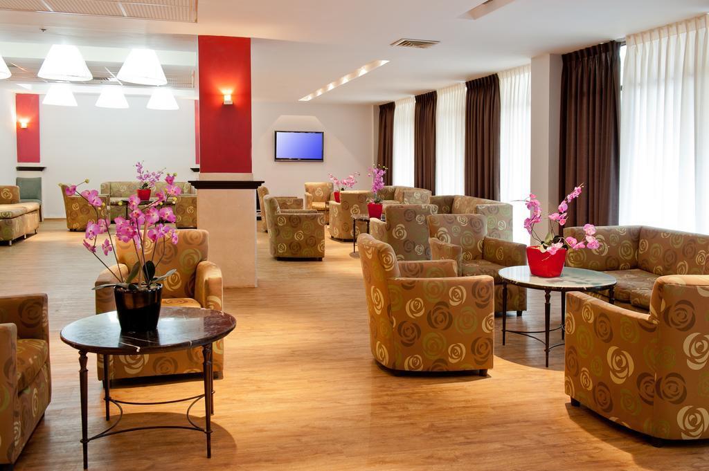  פינות ישיבה בלובי המלון - מלון לאונרדו אין ים המלח