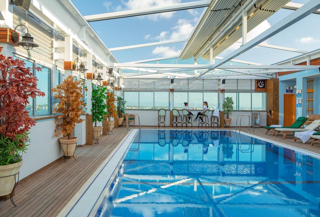  בריכת שחייה - מלון בוטיק וספא קאזה נהריה