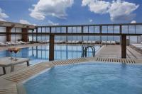 בריכת המלון - ספא במלון קראון פלזה תל אביב