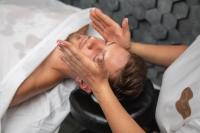    עיסוי פנים למטופל - ספא דרים ביץ