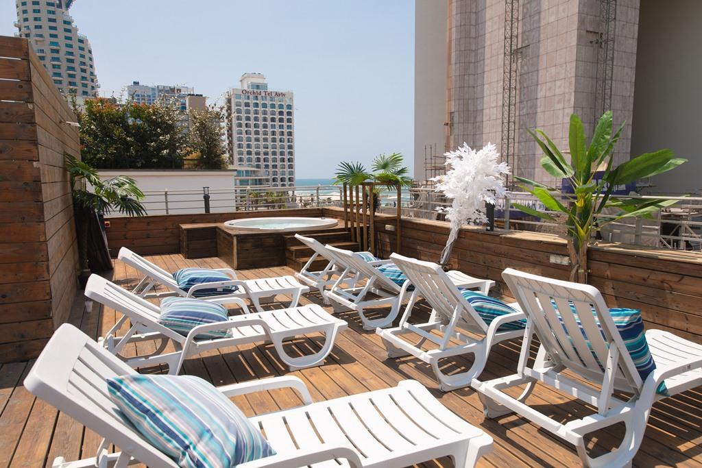  מיטות שיזוף וגקוזי בגג - ספא דרים ביץ