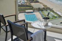 מרפסת בחדר לינה - שרנא ספא במלון השרון הרצליה