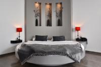 מיטה זוגית בסוויטה - קאמי מלון בוטיק וספא גלילי