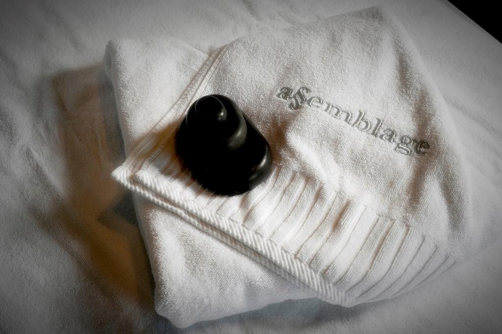 מגבת עיסוי - ספא במלון הבוטיק אסמבלאז תל אביב