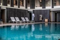   בריכת שחייה פנימית - ספא גולדן קראון נצרת