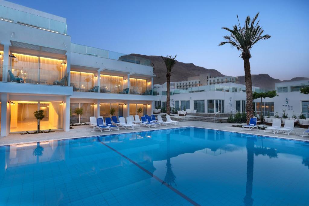 בריכת המלון - ספא במלון מילוס ים המלח