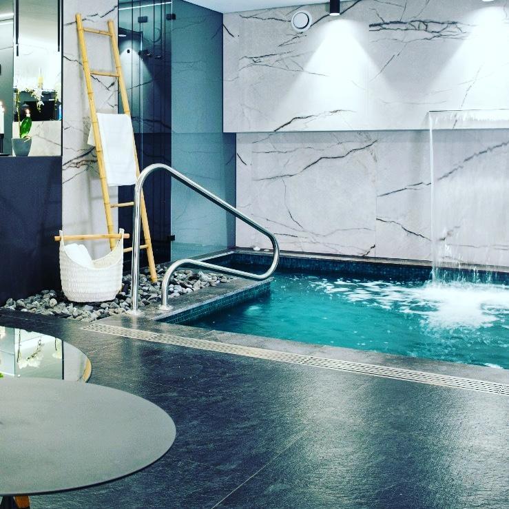 בריכה במתחם פרטי - ספא בהר מתחם פרמיום ירושלים