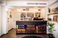   עמדת קבלה - מלון ספא סאטורי