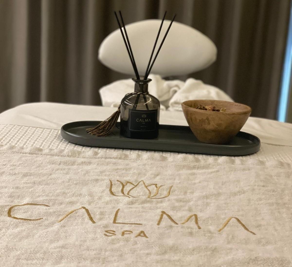 מיטת טיפולים - קאלמה ספא במלון כפר המכביה רמת גן