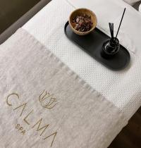 מיטת טיפולים - קאלמה ספא במלון כפר המכביה רמת גן