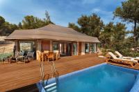 בריכה חיצונית - ספא במלון הבוטיק בית בגליל ביער בירייה