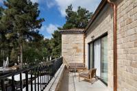 מרפסת חיצונית - ספא במלון הבוטיק בית בגליל ביער בירייה