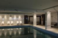 בריכה פנימית - ספא במלון הוד הרברט סמואל ים המלח