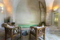 בריכת גקוזי - ספא במלון עכותיקה בעכו