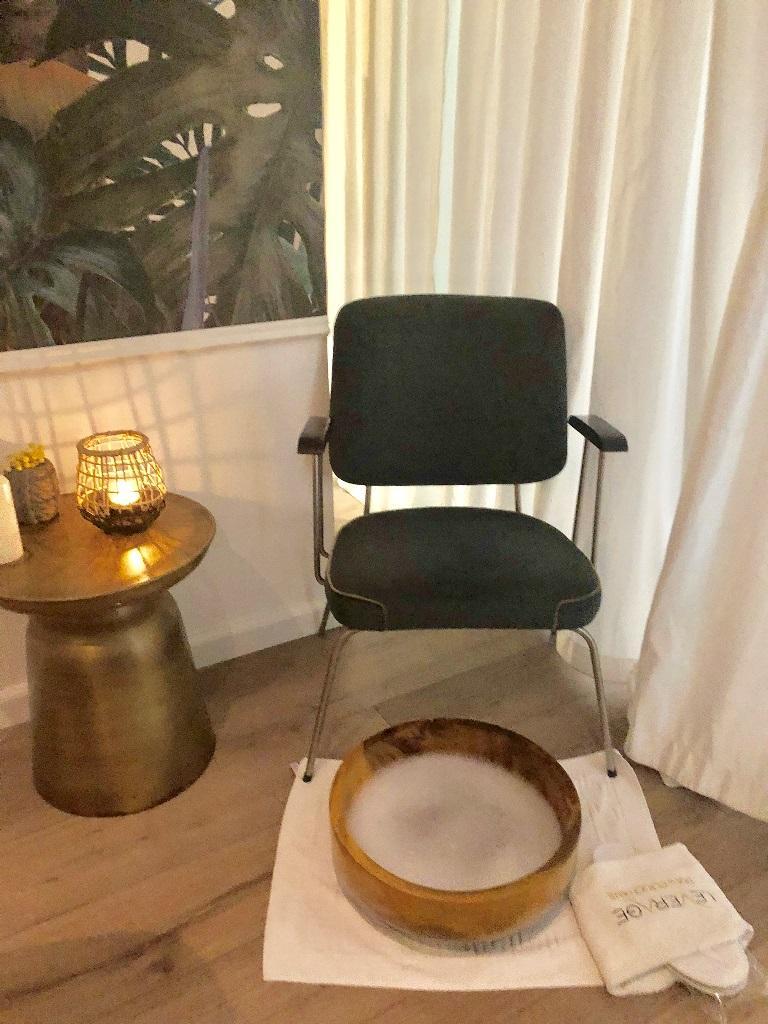   עמדה לטיפול רגליים - ספא לאוקסיטן