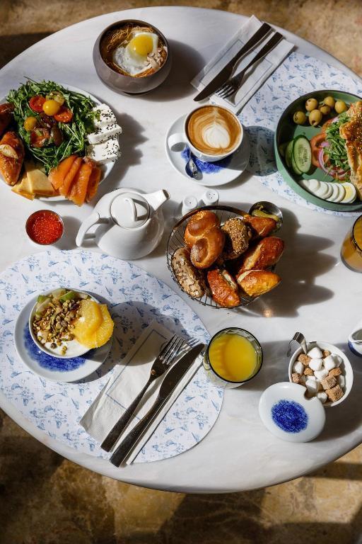 ארוחת בוקר  - ספא סלינה במלון ליידי שטרן ירושלים