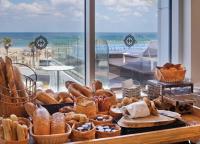 ארוחת בוקר במלון - ספא במלון הרברט סמואל אופרה תל אביב