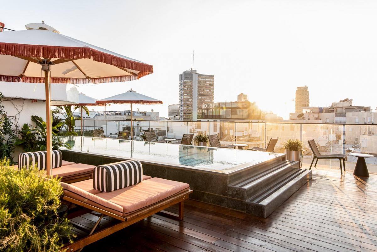    בריכת המלון - ספא במלון מאייר האוס תל אביב