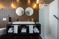 חדר אמבטיה  - ספא במלון לאונרדו גורדון ביץ תל אביב