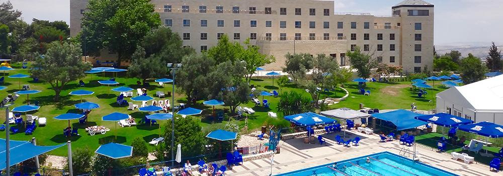  בריכת המלון - ספא במלון רמת רחל ירושלים