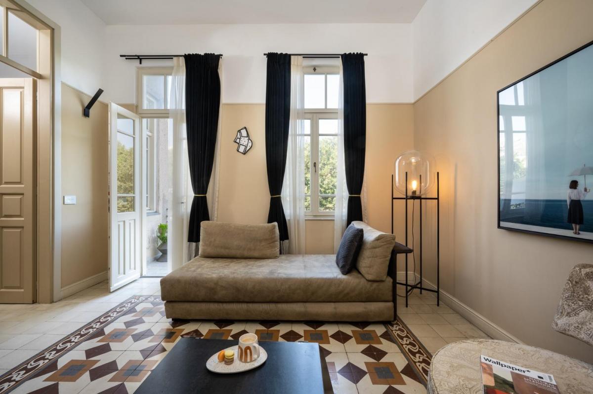 חדר לינה במלון - ספא במלון הבוטיק אסמבלאז תל אביב