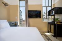 חדר לינה במלון - ספא במלון הבוטיק אסמבלאז תל אביב