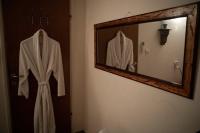 חלוק מגבת - מנטרה ספא רעננה