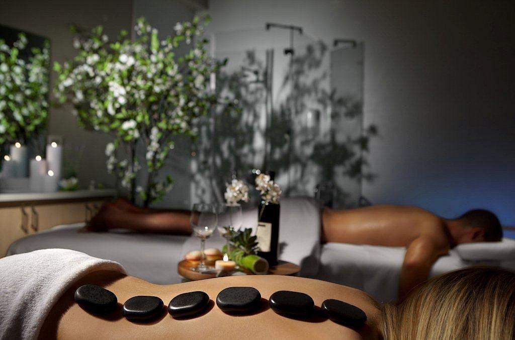 טיפול אבנים חמות - דריה ספא במלון רמדה נתניה