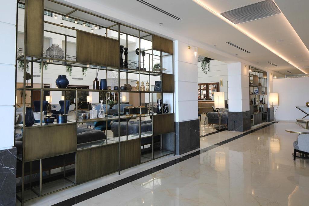 לובי המלון - ספא במלון הרברט סמואל אופרה תל אביב