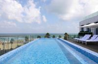  בריכת המלון - ספא במלון הרברט סמואל אופרה תל אביב