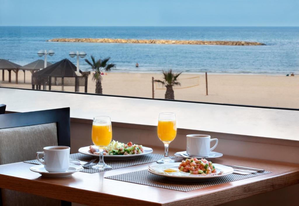 ארוחת בוקר - ספא במלון אורכידאה הרברט סמואל תל אביב