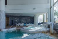  בריכות פנימיות - ספא שיזן במלון ENJOY ים המלח