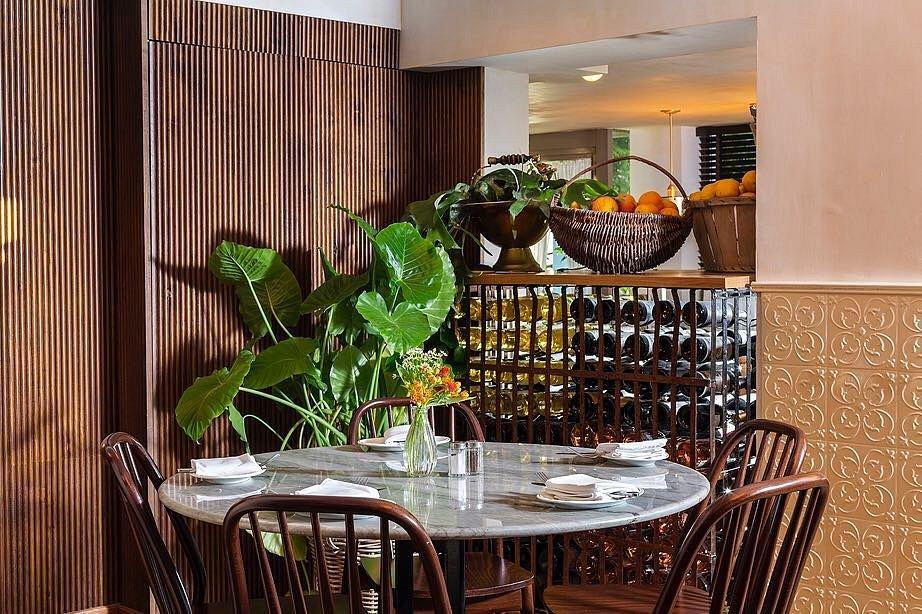 שולחן אוכל - ספא במלון נורדוי תל אביב