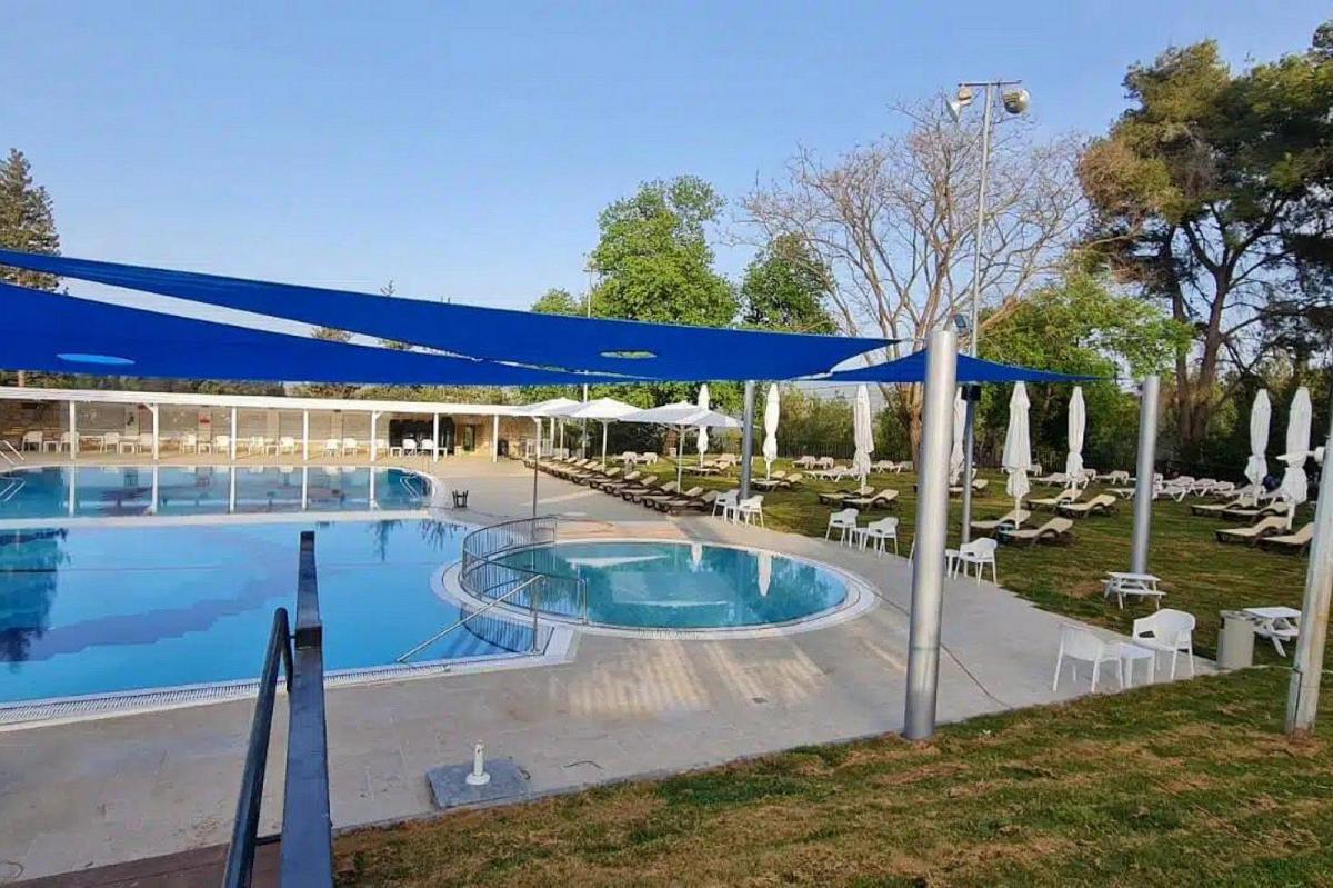 בריכת המלון - ספא אחוזת אסיינדה מעלות תרשיחא