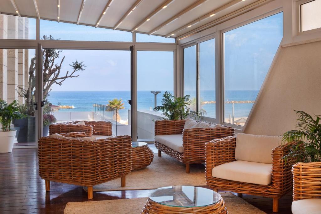  פינות ישיבה בלובי המלון - ספא במלון אורכידאה הרברט סמואל תל אביב