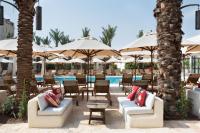  פינות ישיבה בבריכת המלון - ספא במלון קדמא מרשת ישרוטל