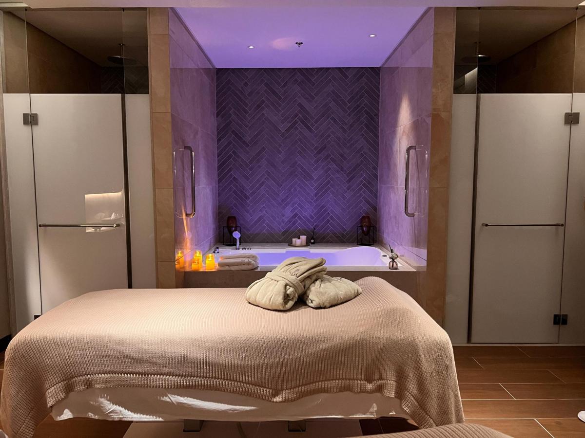 חדר טיפולים עם גקוזי  - ספא במלון דיוויד קמפינסקי תל אביב