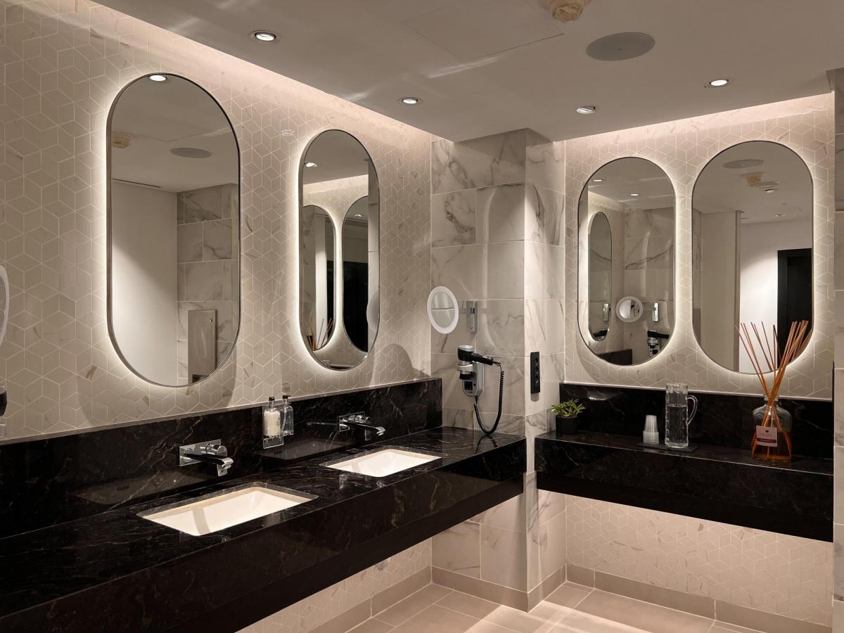 מלתחות מאובזרות - ספא במלון דיוויד קמפינסקי תל אביב