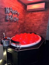 גקוזי פרטי בסוויטה מקושט בלונים - סי אנד ספא תל אביב