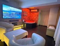  גקוזי פרטי בסוויטה מקושט בלונים - סי אנד ספא תל אביב