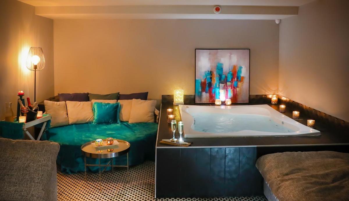  חדר טיפולים עם ג'קוזי - ספא סוליי