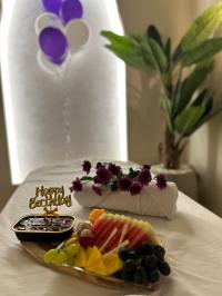  עם עיצוב בחדר עם פירות ובלונים - ספא קופנגן