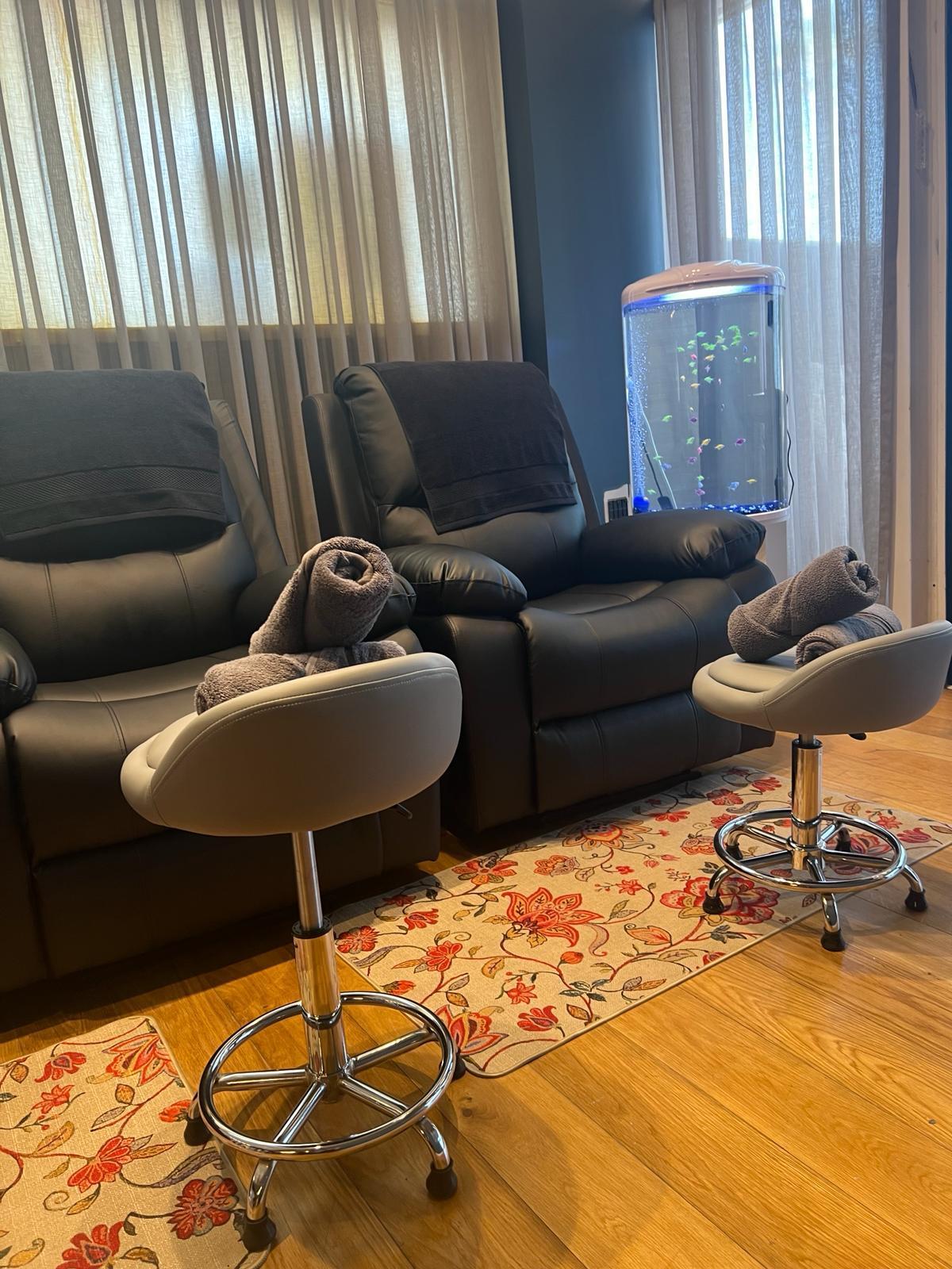   כיסאות פוט מסאז' - ספא פוקט בת ים