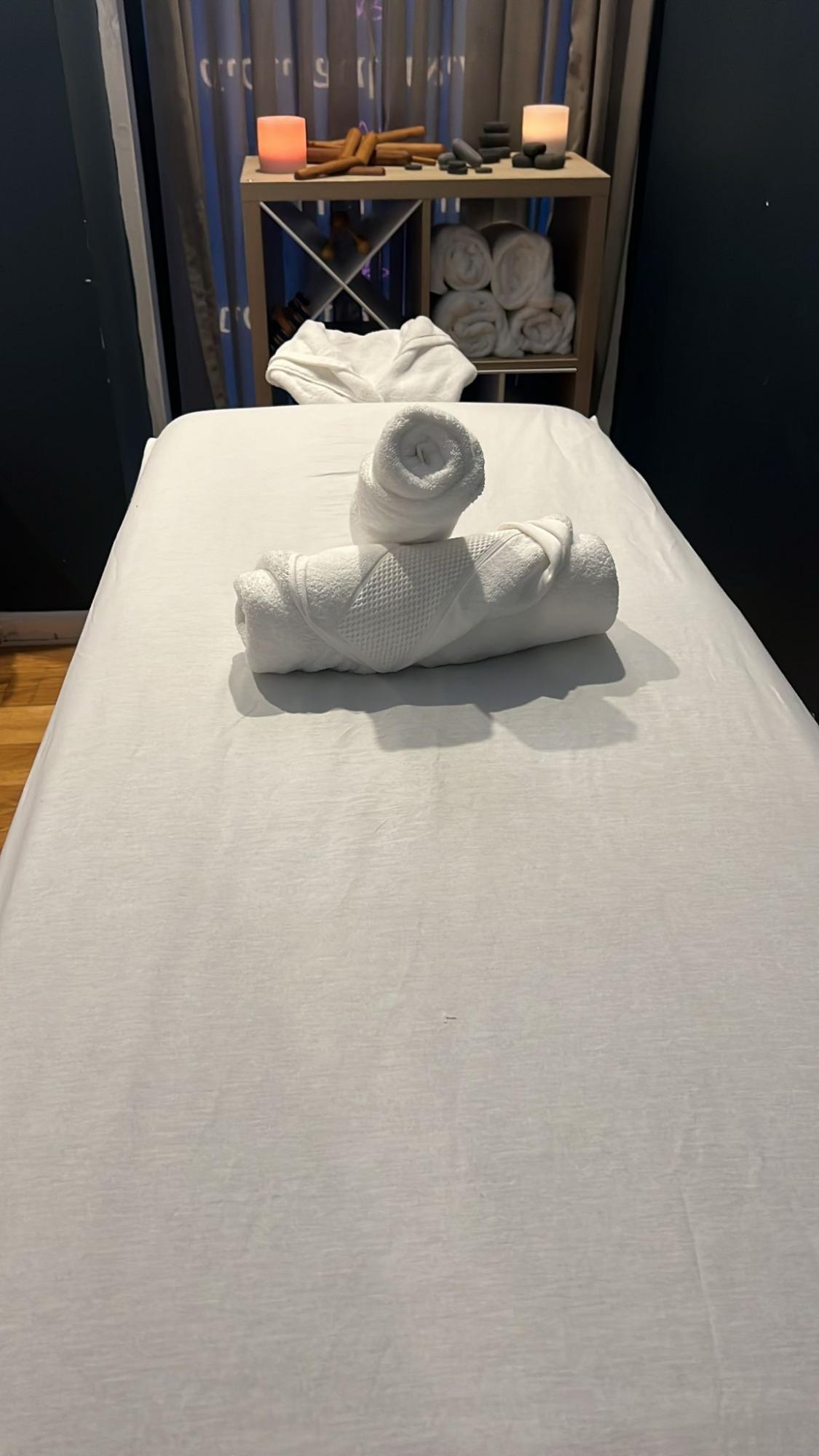   מיטת טיפולים - ספא פוקט בת ים