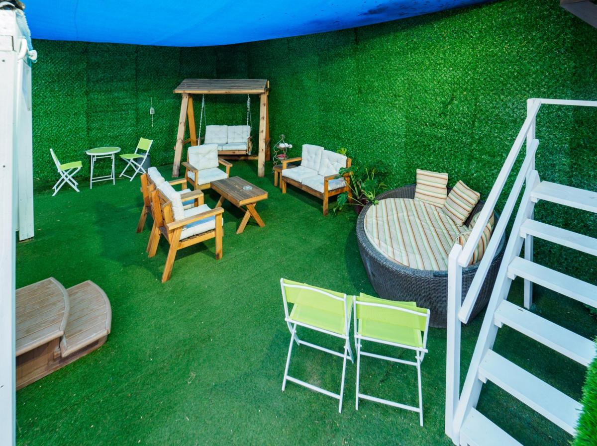  פינת מנוחה בחצר - ספא פור יו 