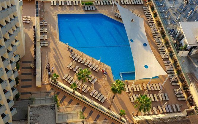  בריכה חיצונית - אמרלד ספא במלון דן פנורמה תל אביב