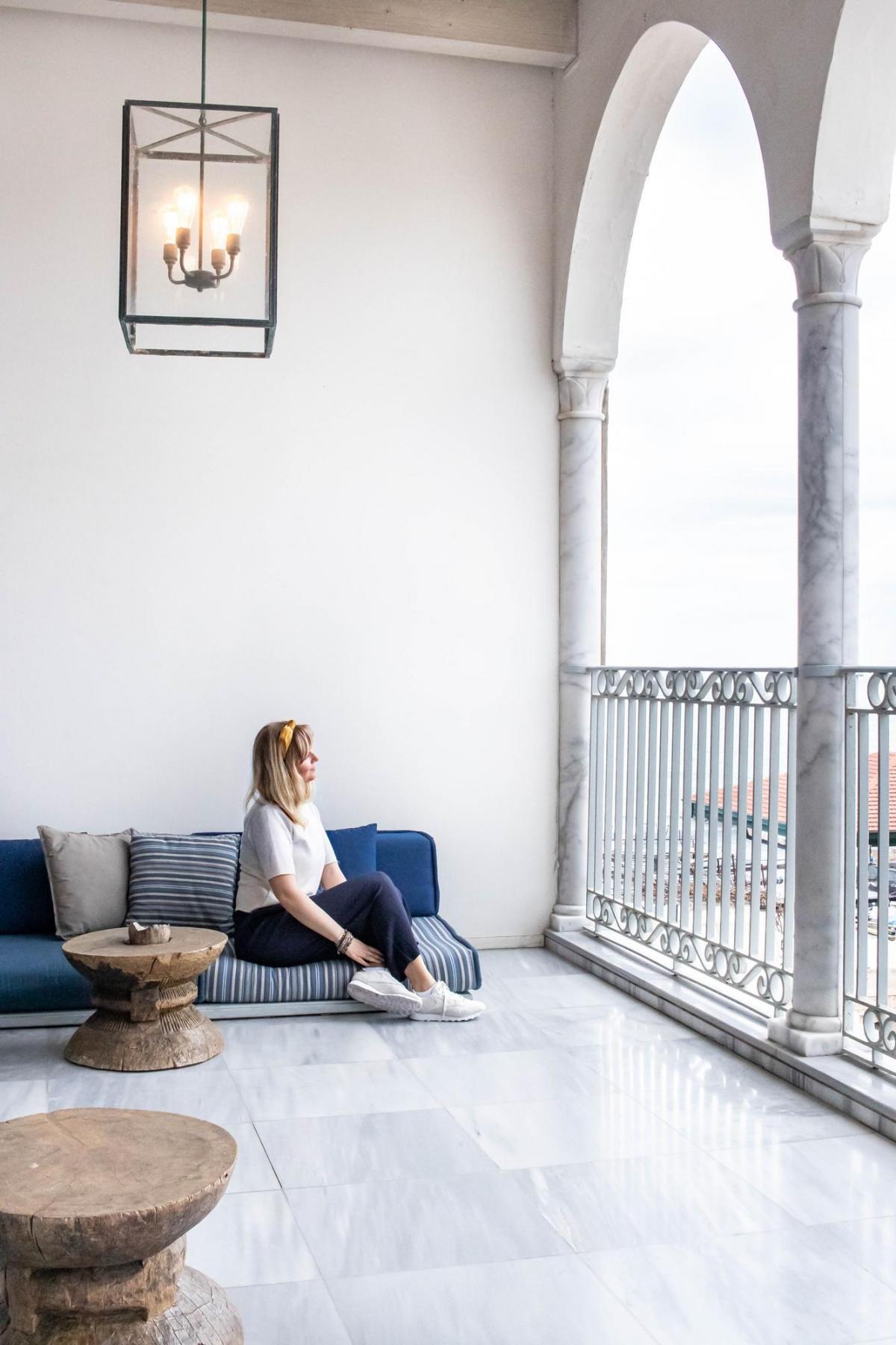 פינות ישיבה במרפסת - ספא במלון האפנדי